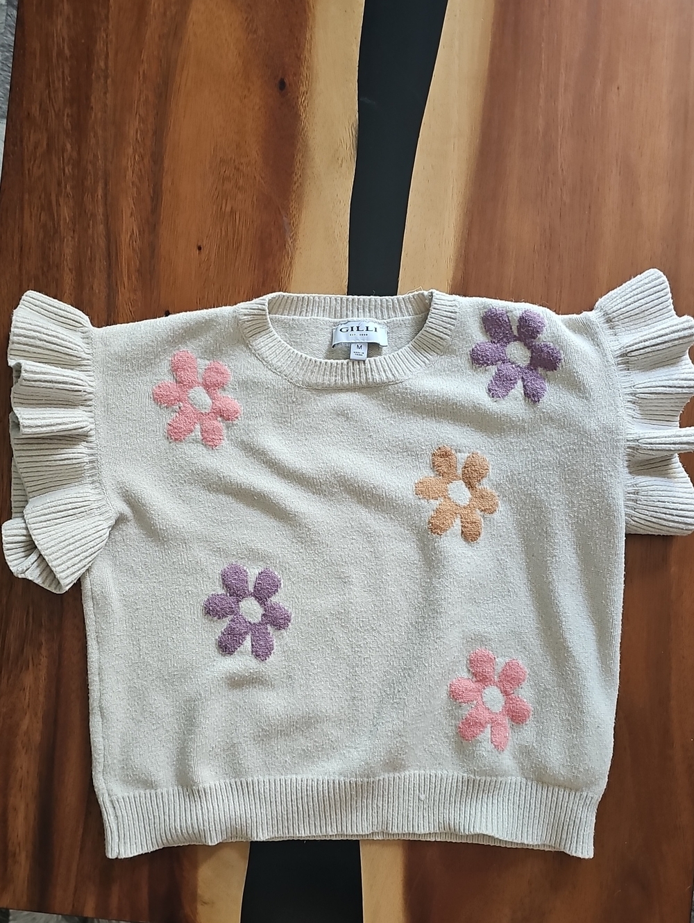 Gilli Cream Cropped Sweater with Pink, Purple & Peach Floral Appliqués. Sz M